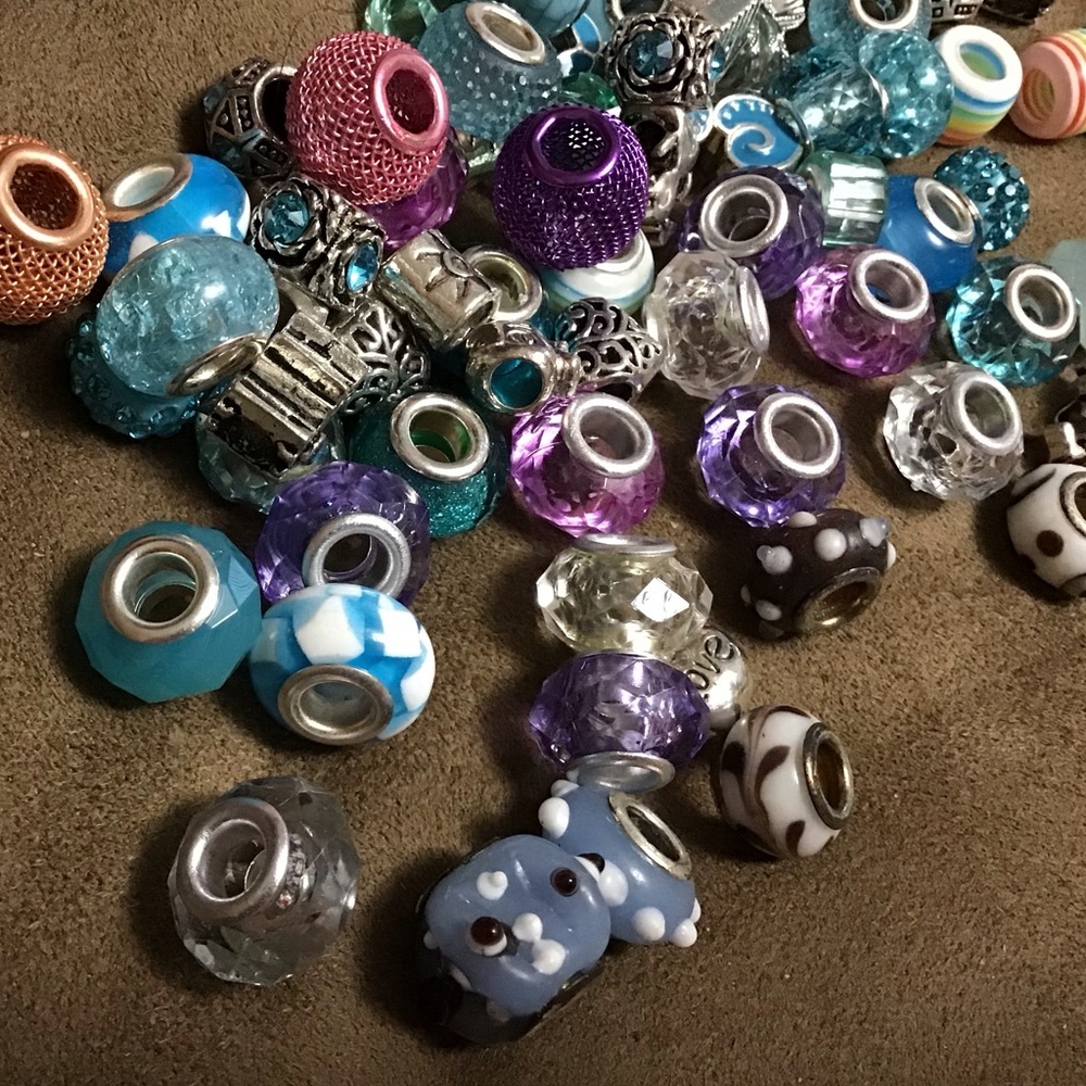 Large hole beads - de stash lot of 15 mystery box    ...  D-3